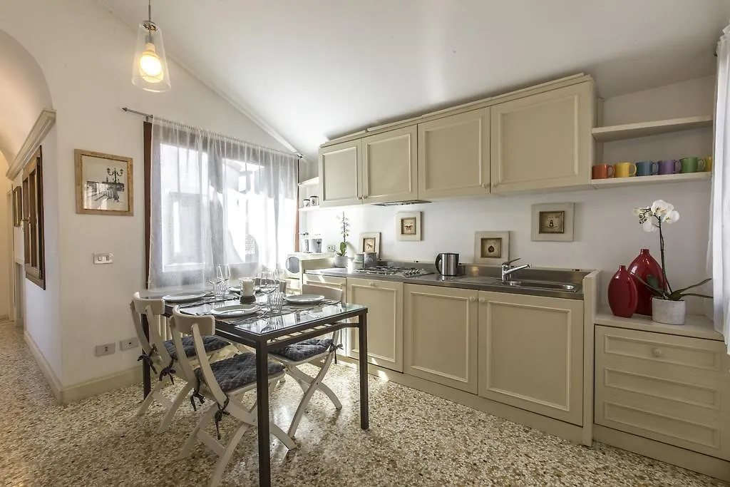 Lovely Venetian Apartment Venice